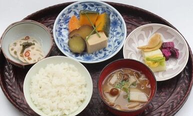 Rules for weight loss in the Japanese diet